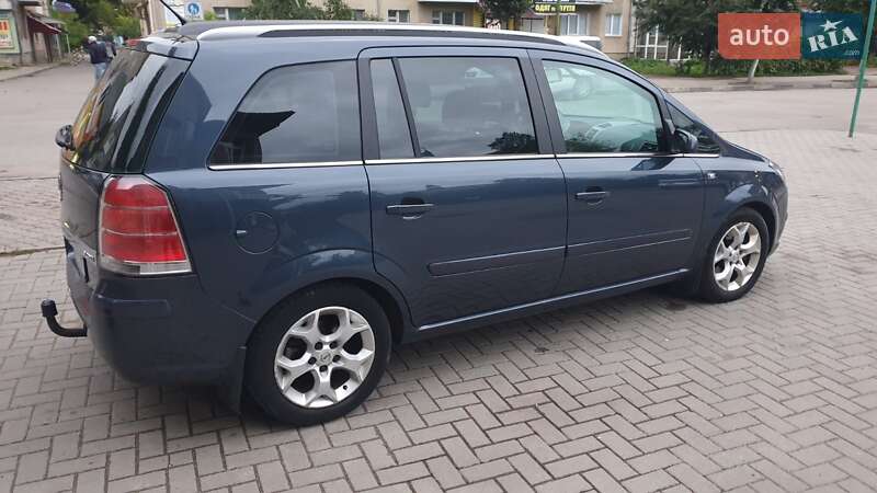 Мінівен Opel Zafira 2005 в Надвірній