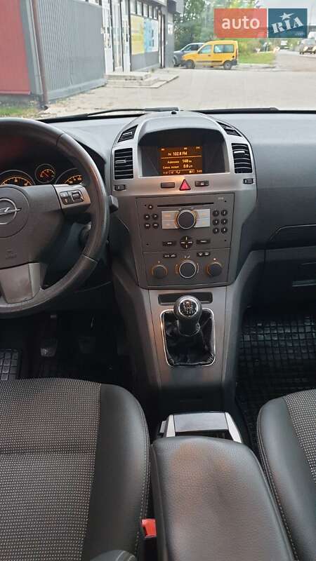 Мінівен Opel Zafira 2005 в Надвірній