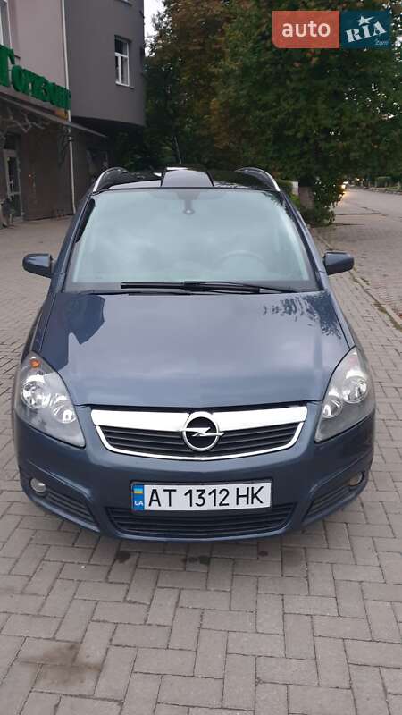 Мінівен Opel Zafira 2005 в Надвірній