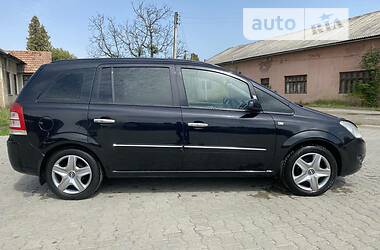 Минивэн Opel Zafira 2008 в Черновцах