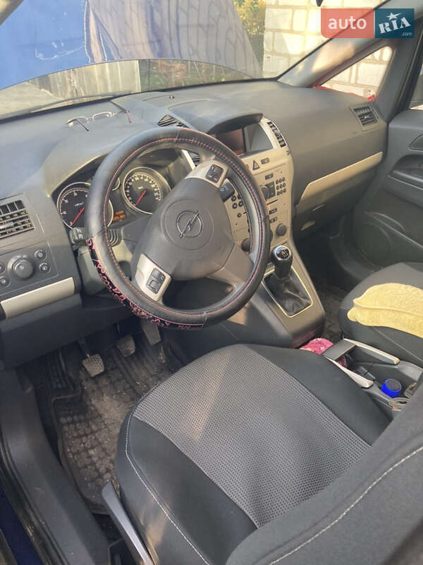 Минивэн Opel Zafira 2008 в Пятихатках