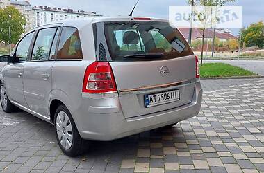 Минивэн Opel Zafira 2008 в Ивано-Франковске