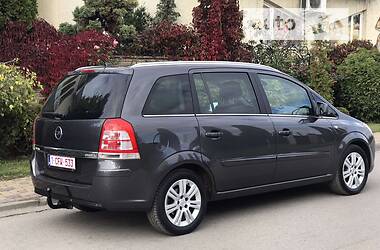 Минивэн Opel Zafira 2011 в 