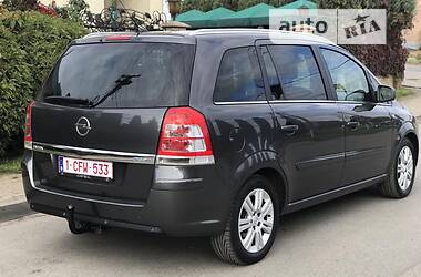 Минивэн Opel Zafira 2011 в 