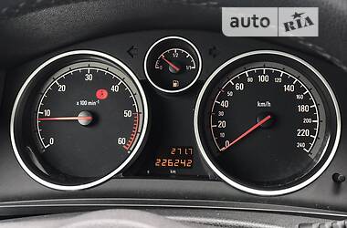 Минивэн Opel Zafira 2011 в 