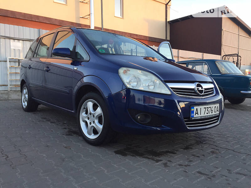 Минивэн Opel Zafira 2008 в Софиевской Борщаговке