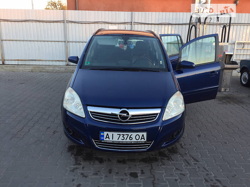 Минивэн Opel Zafira 2008 в Софиевской Борщаговке