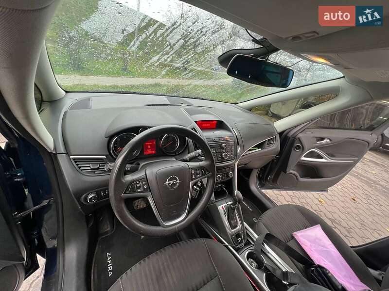 Минивэн Opel Zafira 2012 в Львове