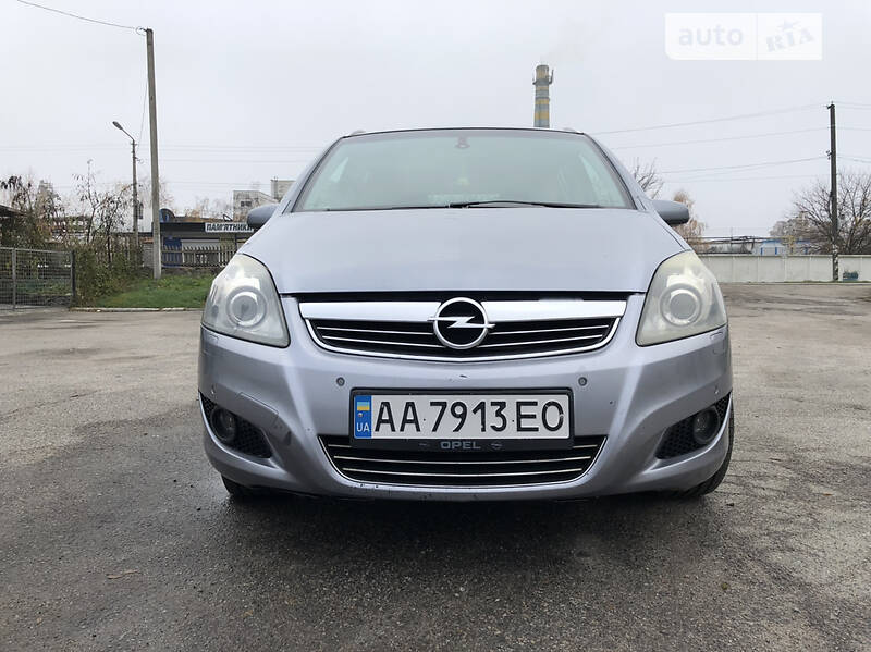 Минивэн Opel Zafira 2008 в 