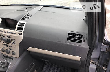 Минивэн Opel Zafira 2008 в 