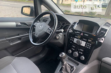 Минивэн Opel Zafira 2011 в Ровно