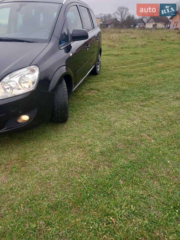 Мінівен Opel Zafira 2011 в Моршині
