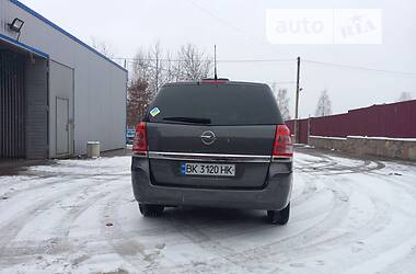 Минивэн Opel Zafira 2009 в Сарнах