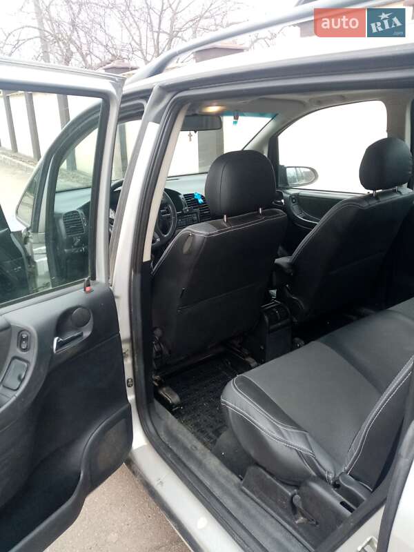 Минивэн Opel Zafira 2004 в Киеве