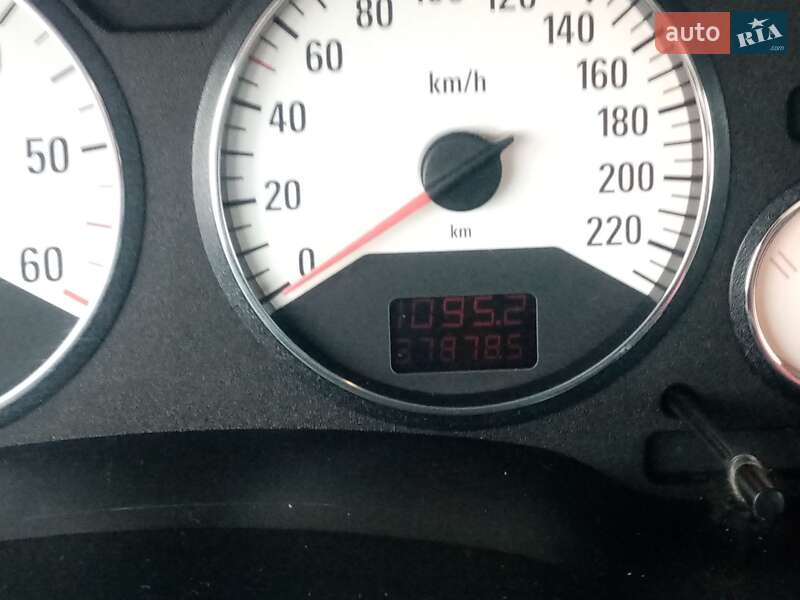 Минивэн Opel Zafira 2004 в Киеве
