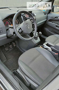 Минивэн Opel Zafira 2010 в Полтаве