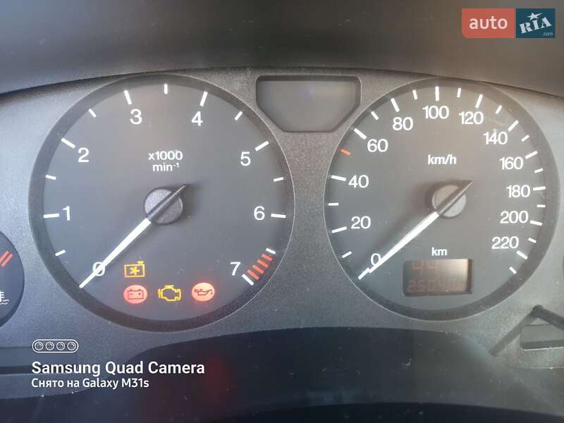 Минивэн Opel Zafira 2000 в Ратным