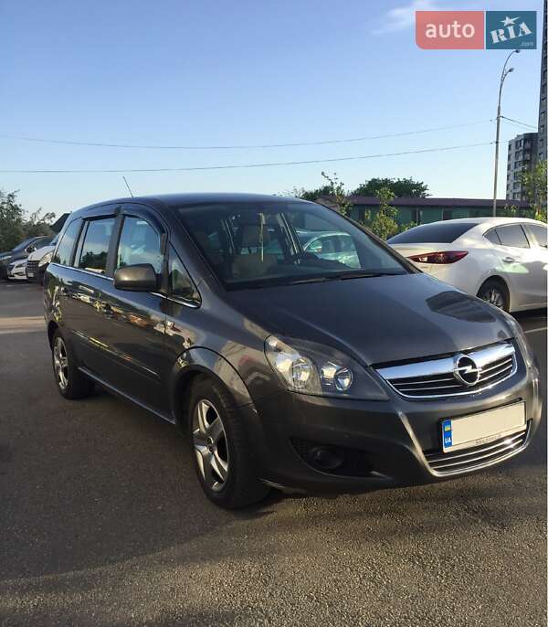 Мінівен Opel Zafira 2011 в Києві