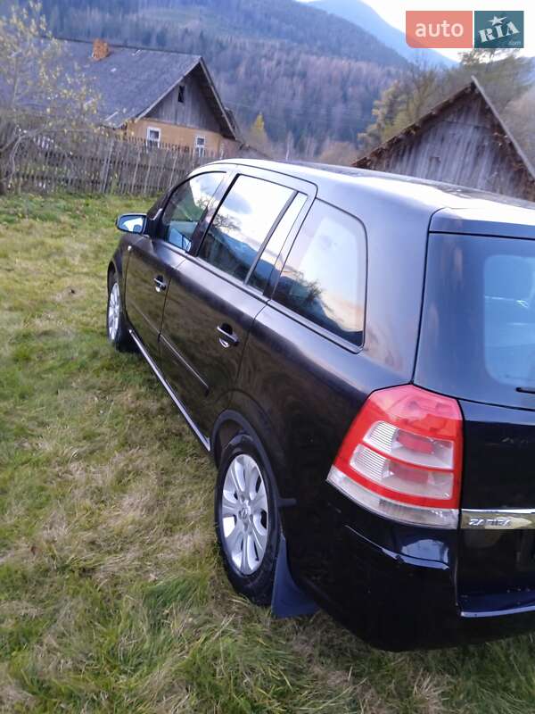 Минивэн Opel Zafira 2009 в Долине фото 3 Минивэн Opel Zafira 2009 в Долине