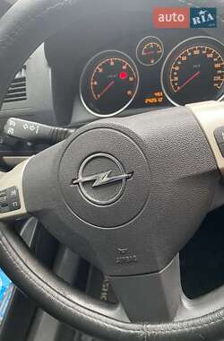 Минивэн Opel Zafira 2008 в Костополе