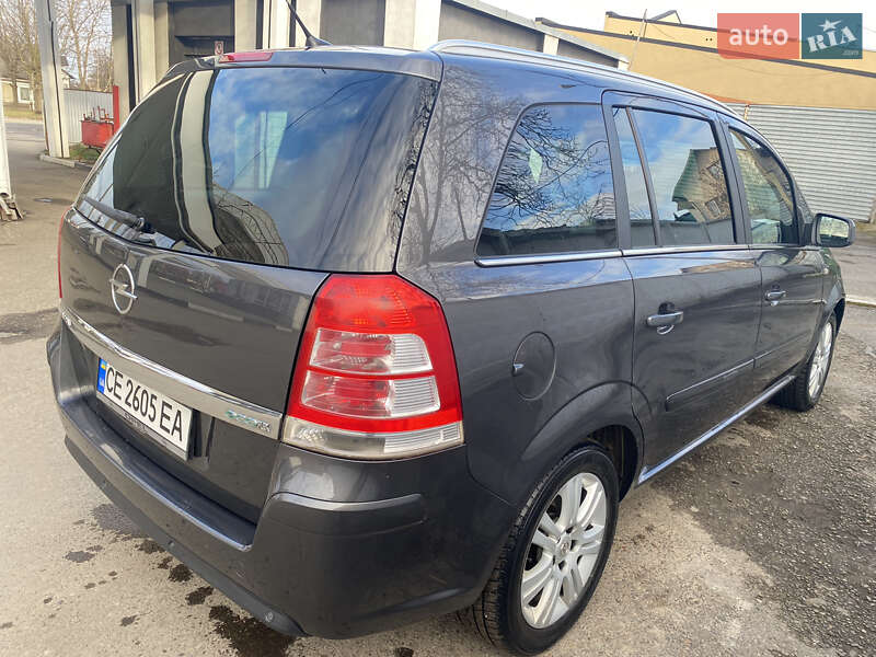Минивэн Opel Zafira 2011 в Черновцах