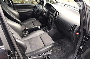 Минивэн Opel Zafira 2002 в 