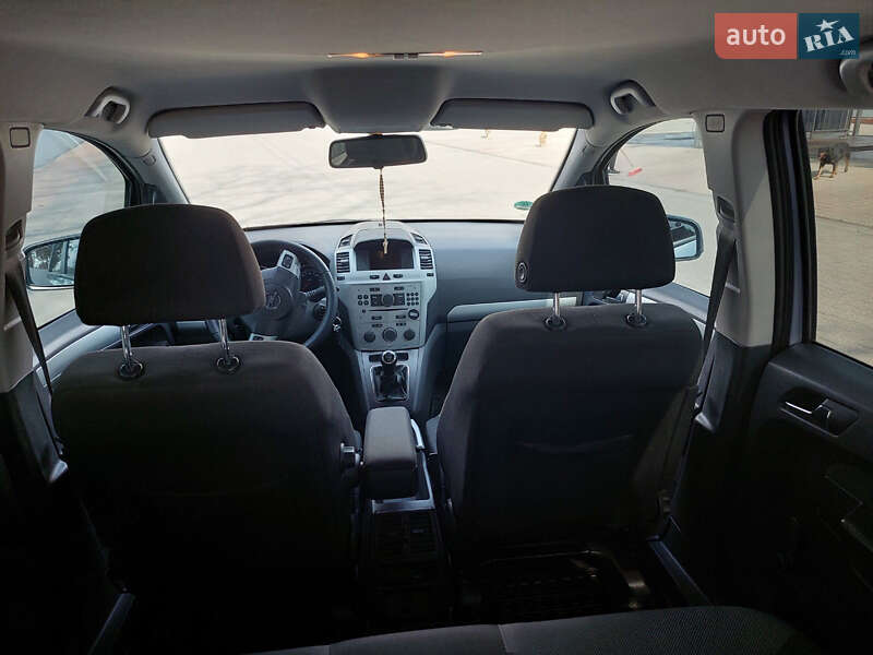 Минивэн Opel Zafira 2009 в Ивано-Франковске