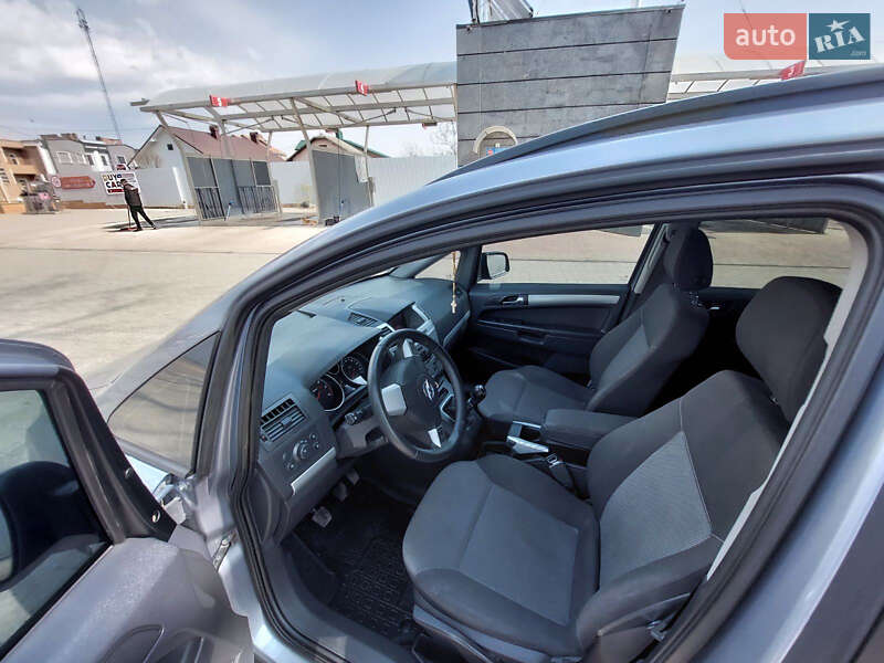 Минивэн Opel Zafira 2009 в Ивано-Франковске