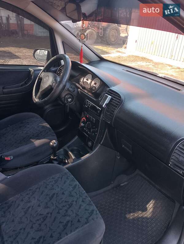 Мінівен Opel Zafira 2000 в Любешові