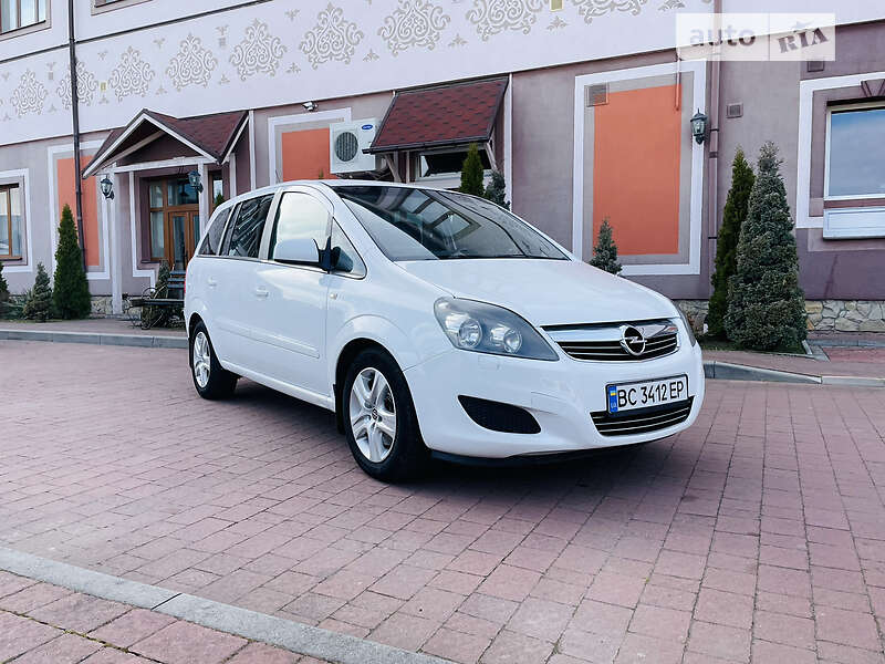 Минивэн Opel Zafira 2011 в Стрые