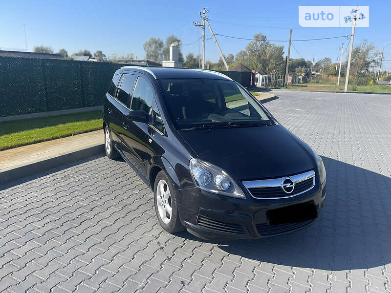 Минивэн Opel Zafira 2008 в Луцке
