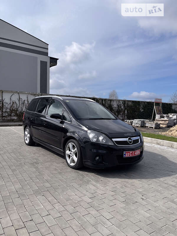 Минивэн Opel Zafira 2008 в 