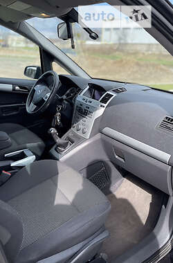 Минивэн Opel Zafira 2008 в 