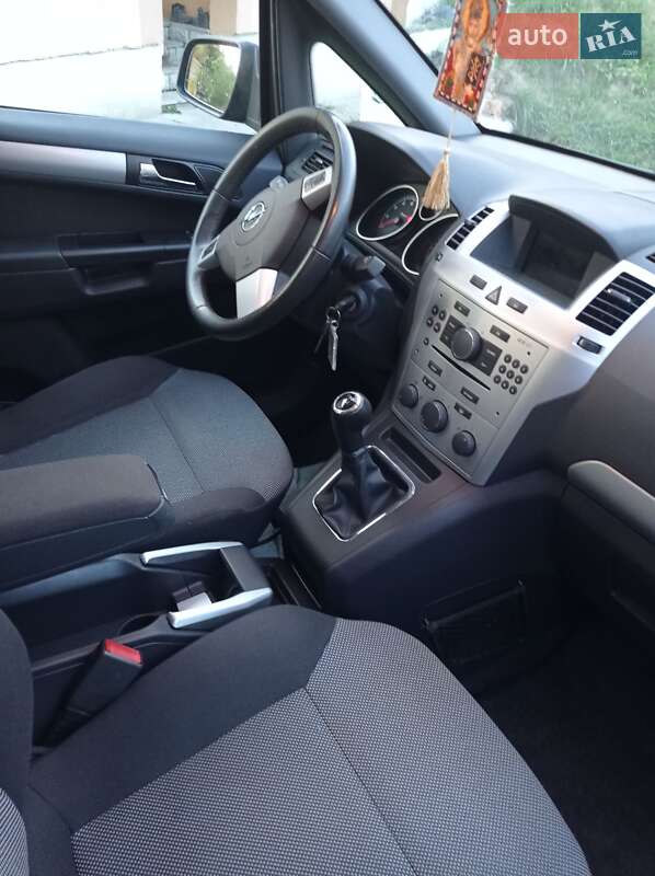Мінівен Opel Zafira 2009 в Гощі
