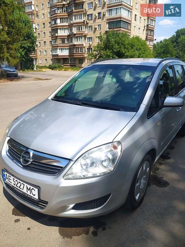 Минивэн Opel Zafira 2009 в Кривом Роге фото 2 Минивэн Opel Zafira 2009 в Кривом Роге