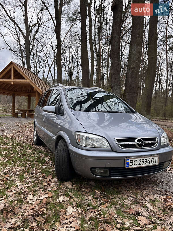 Минивэн Opel Zafira 2004 в Жовкве