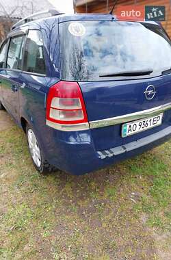 Минивэн Opel Zafira 2008 в 