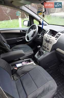 Минивэн Opel Zafira 2008 в 