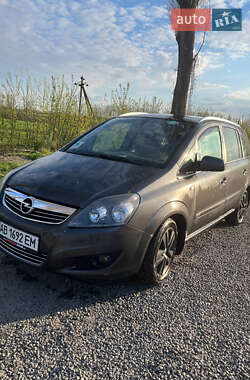 Минивэн Opel Zafira 2010 в 