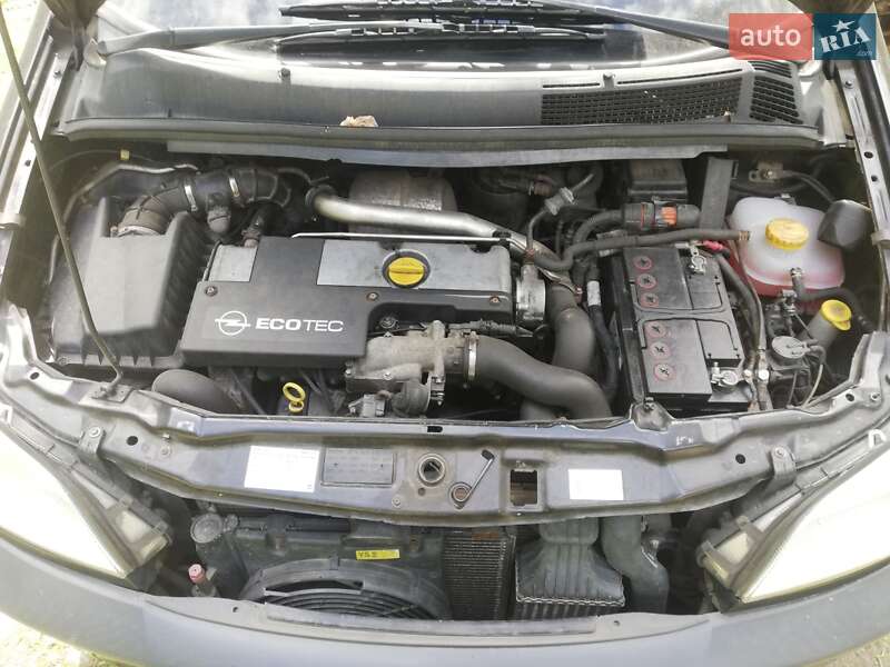 Мінівен Opel Zafira 2004 в Каневі