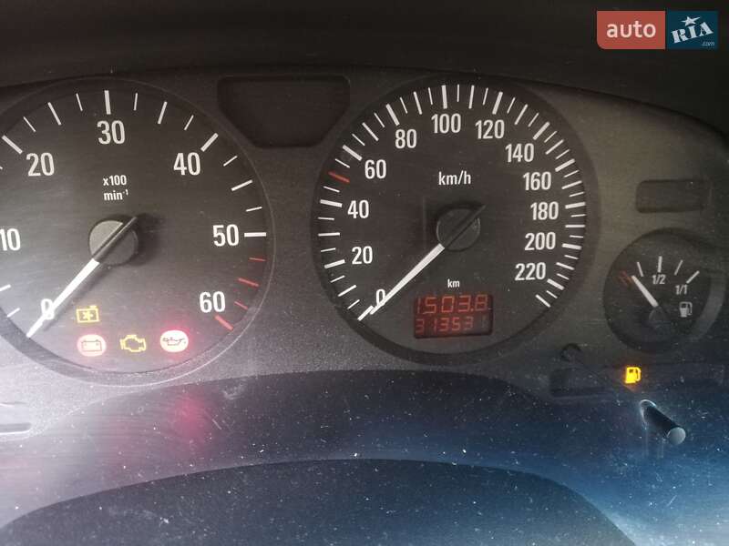 Мінівен Opel Zafira 2004 в Каневі