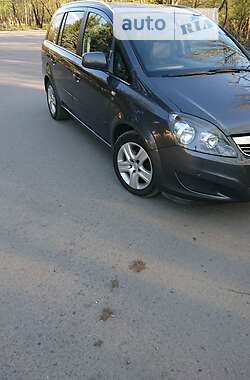 Мінівен Opel Zafira 2010 в Луцьку