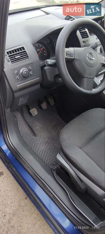 Минивэн Opel Zafira 2006 в Черновцах