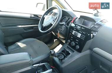 Минивэн Opel Zafira 2008 в Вараше