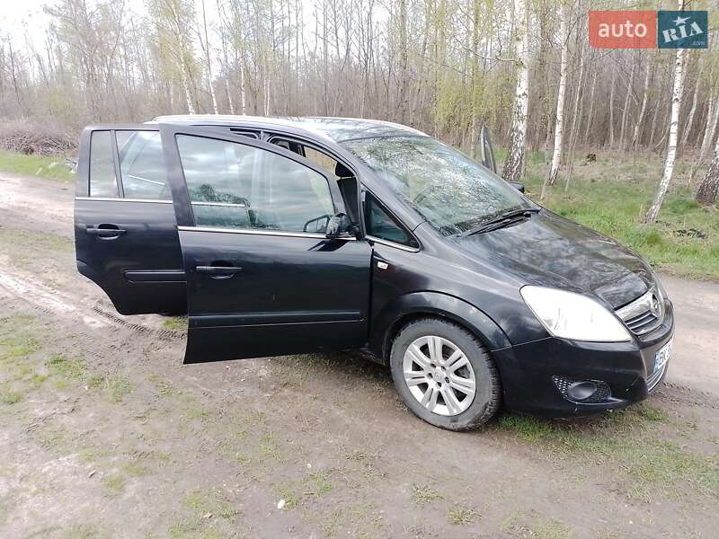 Мінівен Opel Zafira 2008 в Вараші