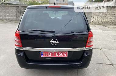 Минивэн Opel Zafira 2010 в 