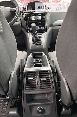 Минивэн Opel Zafira 2010 в 