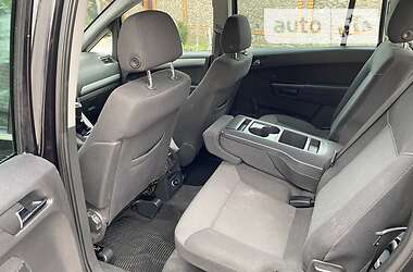 Минивэн Opel Zafira 2010 в 