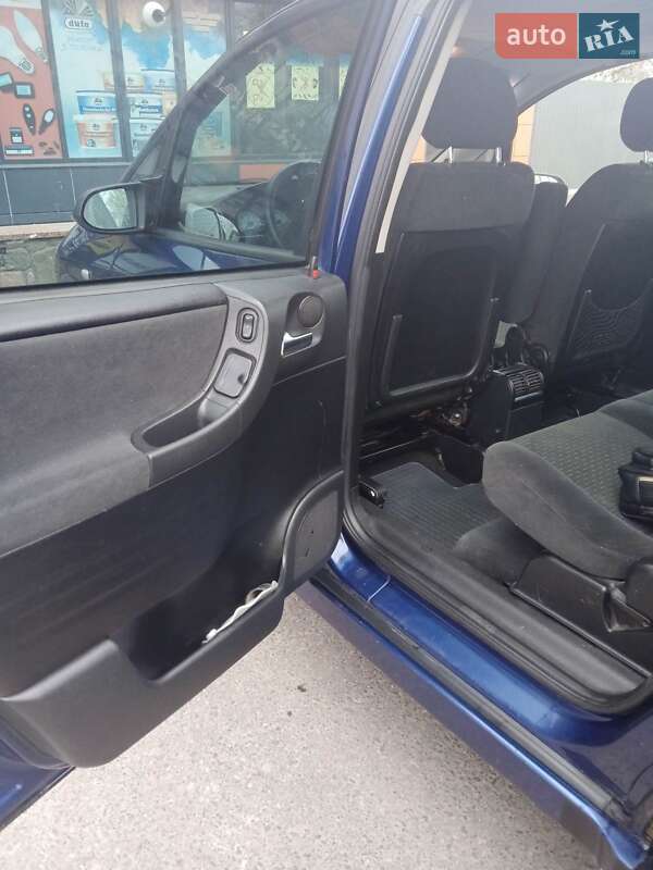 Мінівен Opel Zafira 2003 в Звенигородці