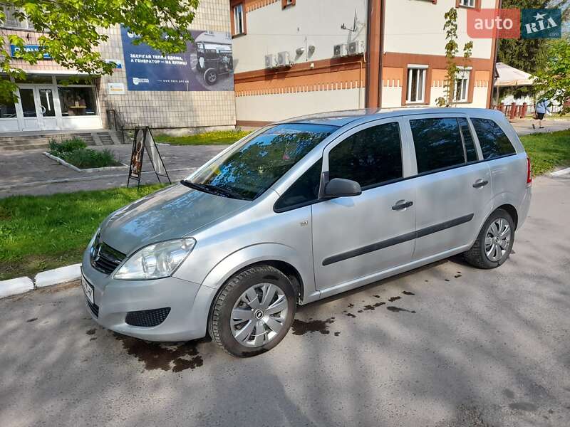 Минивэн Opel Zafira 2009 в Сарнах